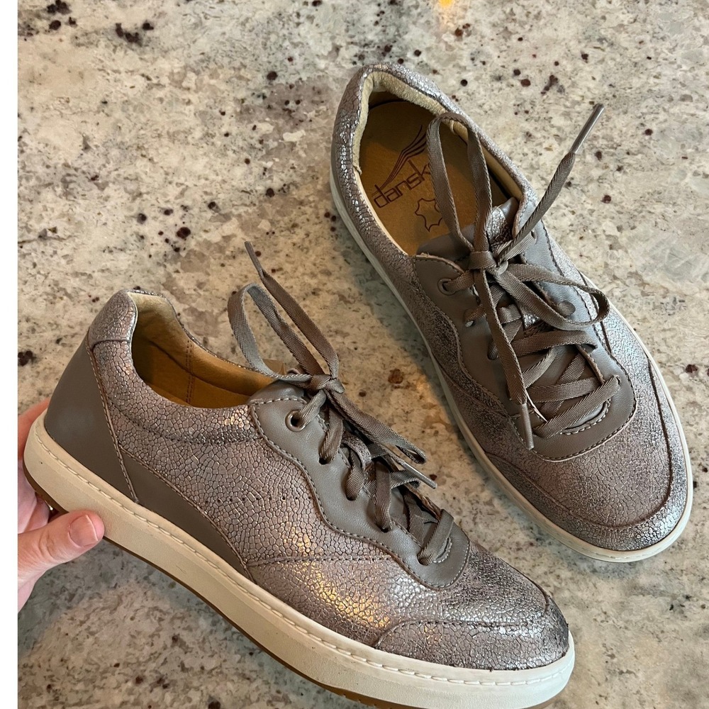Dansko Henriette Metallic Pewter Leather Walking Sneakers Shoes 40 10102150300‎